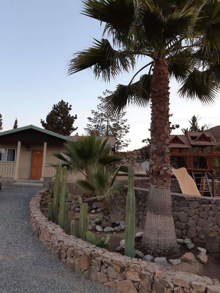 ואלה דה גוואדלופה Hotel Meson Del Vino מראה חיצוני תמונה