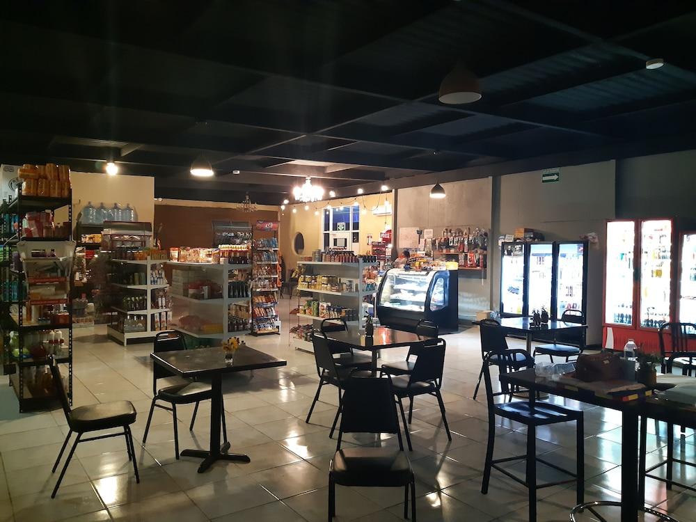 ואלה דה גוואדלופה Hotel Meson Del Vino מראה חיצוני תמונה