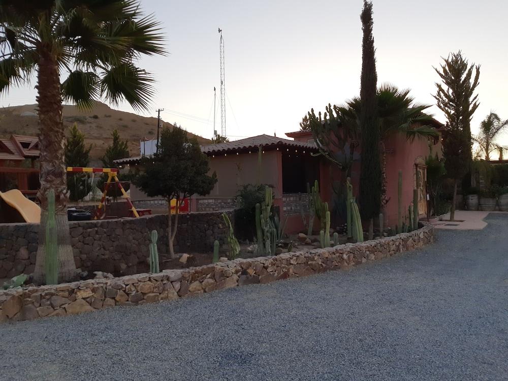 ואלה דה גוואדלופה Hotel Meson Del Vino מראה חיצוני תמונה