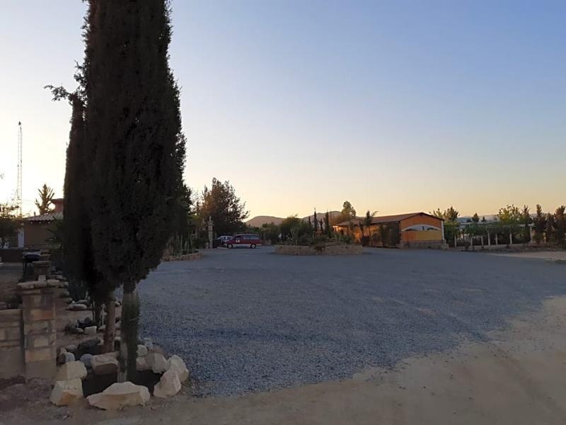ואלה דה גוואדלופה Hotel Meson Del Vino מראה חיצוני תמונה